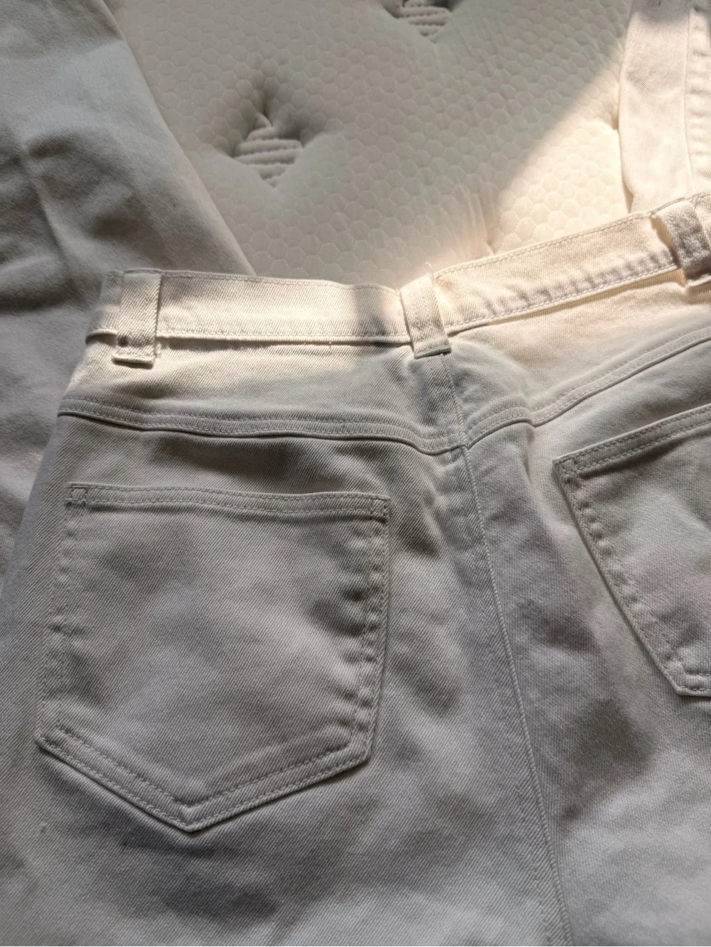 Denim&Co white High-Rise Women's Jeans - Picture 2 of 6